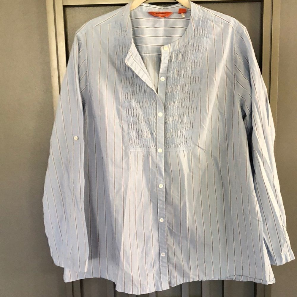 Timmy Bahama Relax button down pinstripe chambray shirt. Size Large